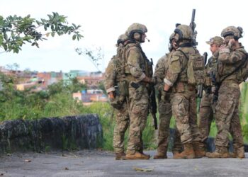 Sete suspeitos de envolvimento no assassinato de PF foram mortos em confronto com a polícia na BA; um foi preso
