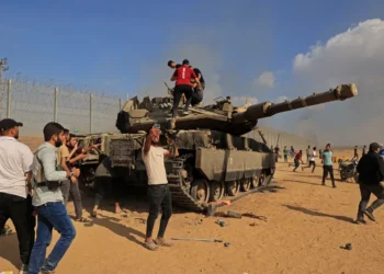 Israel diz ter retomado controle de territórios e anuncia bloqueio a Gaza: ‘sem eletricidade, comida e combustível’