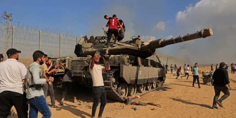 Israel diz ter retomado controle de territórios e anuncia bloqueio a Gaza: ‘sem eletricidade, comida e combustível’