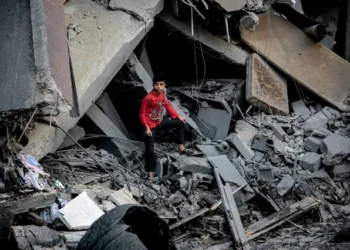 Israel amplia operação por terra em Gaza e bombardeia 150 alvos subterrâneos do Hamas