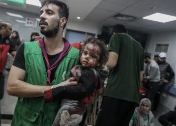 Bombardeio atinge hospital em Gaza e mata centenas de pessoas, diz Ministério da Saúde local