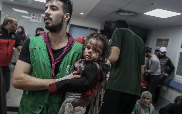 Bombardeio atinge hospital em Gaza e mata centenas de pessoas, diz Ministério da Saúde local