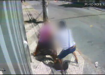 Homem é agredido por torcedores do Bahia por causa de camiseta de organizada do time rival