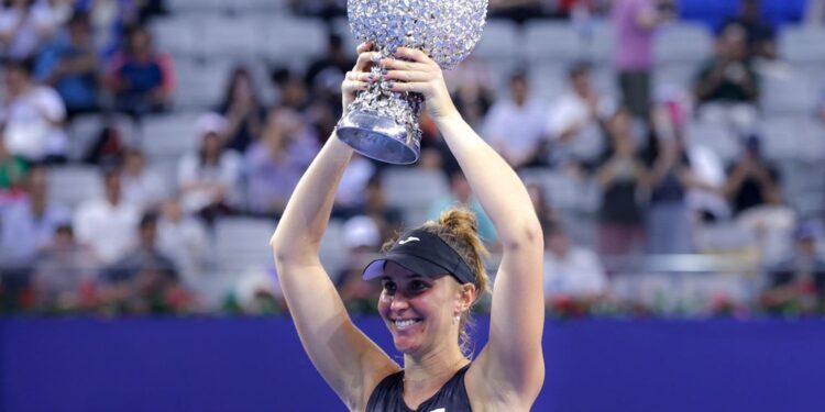Bia Haddad é campeã do WTA Elite Trophy e alcança maior título da carreira