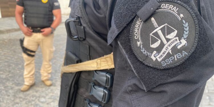 Investigador da Polícia Civil é preso em operação contra grupo de extermínio na BA; mandados foram cumpridos contra delegado e PMs