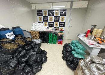 Três pessoas são presas com quase 1 tonelada de drogas na Bahia; parte do material foi encontrado em quarto de hotel de luxo
