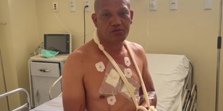 Após ser baleado em tentativa de homicídio, vereador de cidade na Bahia percorreu mais de 2 km a pé para pedir socorro