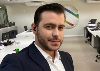 Jornalista da TVCA morre após bater carro em obra de estrada em MT