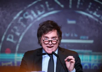 Milei diz que vai controlar a inflação em 18 a 24 meses e confirma plano de fechar o Banco Central