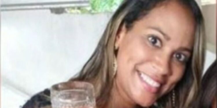 Enfermeira é morta a tiros dentro de casa em Salvador; companheiro é suspeito do crime