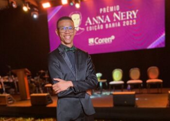 Enfermeiro da UPA Estadual de Feira de Santana recebe o Prêmio Anna Nery na categoria Urgência e Emergência