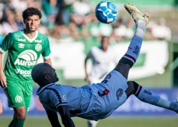 Vitória se despede da Série B com derrota para a Chape