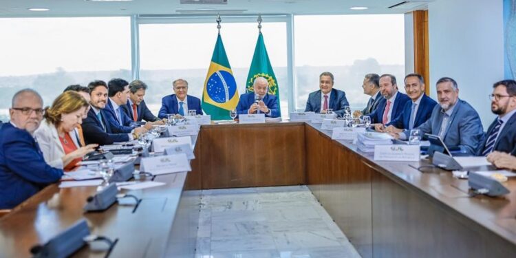 Em meio a discussão sobre meta fiscal, Lula diz que ‘dinheiro bom é dinheiro transformado em obra’