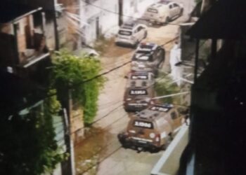 Tiroteio que deixou uma criança de 10 anos baleada em Salvador foi entre policiais militares e suspeitos