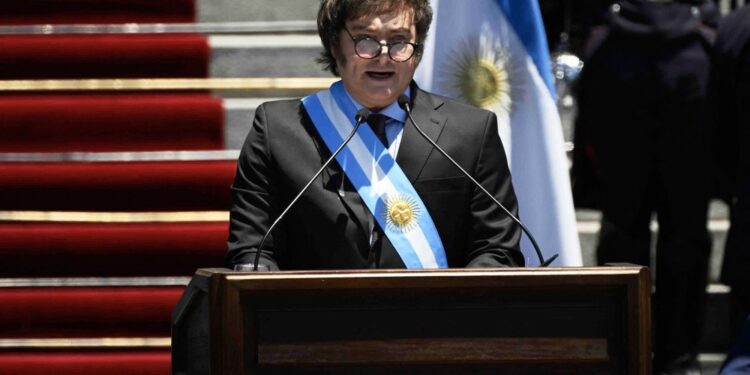 Javier Milei faz 1º discurso como presidente da Argentina
