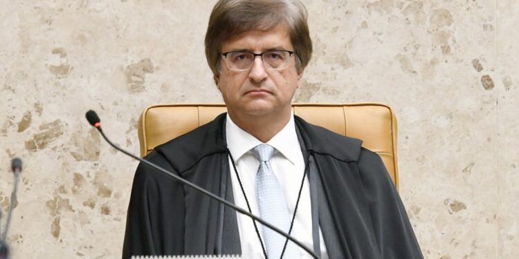 Senado aprova Flávio Dino para o STF e Paulo Gonet para a PGR