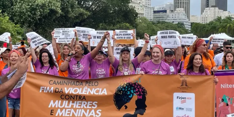 Lula sanciona lei que protege mulheres de violência em bares e shows