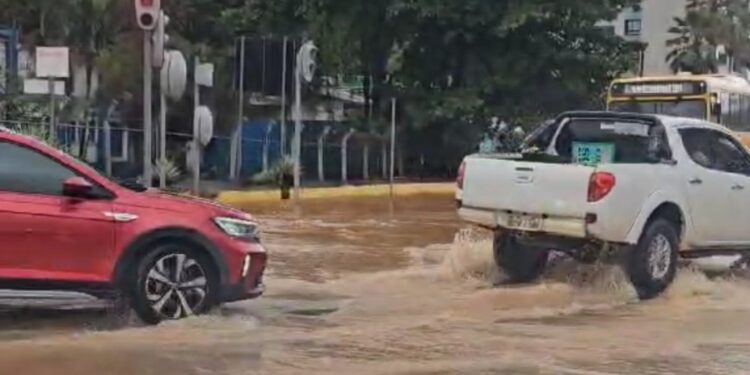Prefeitura de Ilhéus, no sul da Bahia, decreta situação de emergência após fortes chuvas