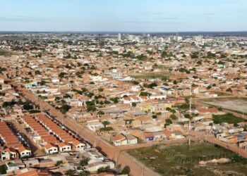 Cidade na BA divulga mais de 1.600 vagas de emprego; salários chegam a R$ 7,6 mil