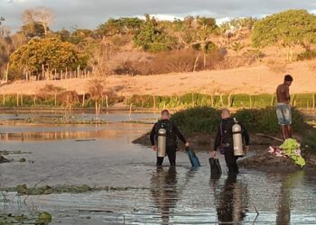 Criança de 8 anos e adolescente de 12 morrem após se afogarem em lagoa no interior da BA