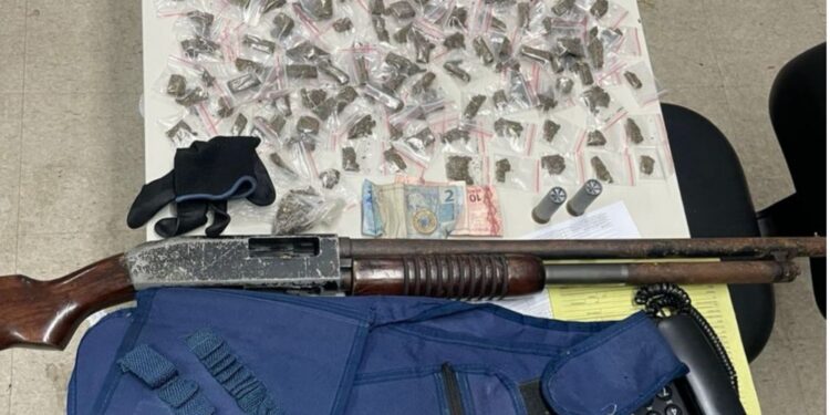 Motorista é feita refém e suspeito morre em confronto com a polícia na Bahia
