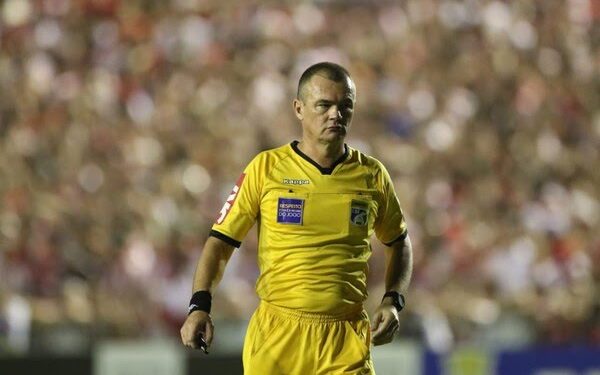 Leandro Vuaden se aposenta após 26 anos de carreira e assume comissão de arbitragem no RS