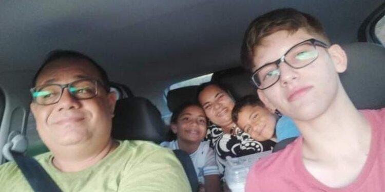 Identificados os cinco familiares mortos em batida entre carro e carreta na BA; motorista era funcionário de prefeitura