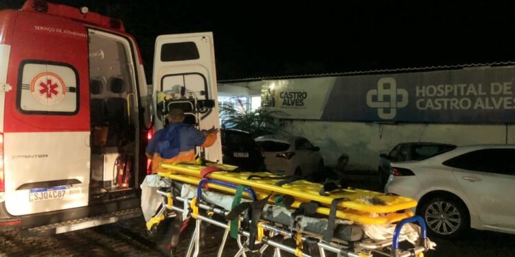Crianças morrem na Bahia após carro ser arrastado por enxurrada que se formou durante chuva