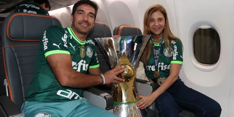 Leila Pereira anuncia renovação de contrato com Abel até o fim de 2025: “Ele está muito feliz”
