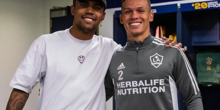 Fluminense acerta contratação de Douglas Costa