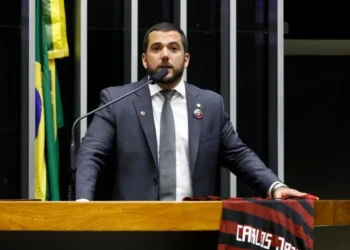 Deputado Carlos Jordy é alvo de buscas na Câmara na Operação Lesa Pátria