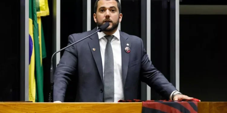 Deputado Carlos Jordy é alvo de buscas na Câmara na Operação Lesa Pátria