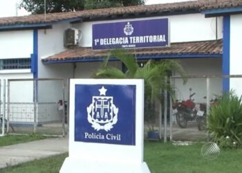 Mulher é morta a facadas e ex-companheiro é preso suspeito do crime na Bahia; homem foi agredido por testemunhas