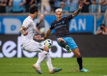 São Paulo anuncia contratação do atacante Ferreirinha