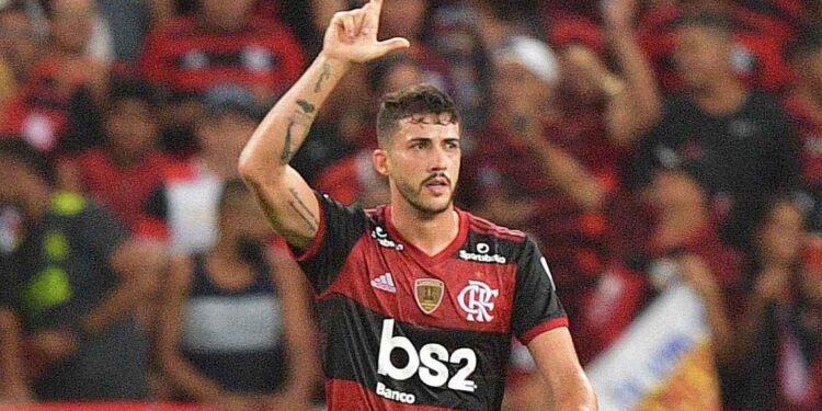 Corinthians acerta a contratação de zagueiro multicampeão pelo Flamengo