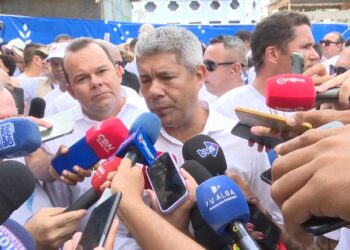 Na Lavagem do Bonfim, governador da Bahia anuncia caravana de apoio aos municípios em situação de emergência