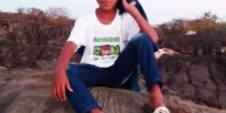 Criança de 10 anos morre em acidente na BA; vítima dirigia motocicleta e prima adolescente seguia na garupa