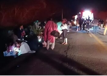 Acidente com ônibus deixa 32 passageiros feridos no sudoeste da Bahia; seis estão em estado grave