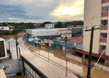 Chuva alaga hospital, arrasta carro e mata mulher em Sorocaba; mortes no estado chegam a 3 em 24 horas