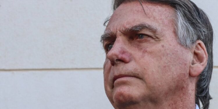 Quaest: 50% dos brasileiros acham justo que Bolsonaro seja preso