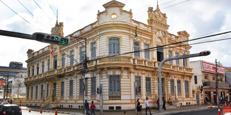 Prefeitura decreta expediente especial e ponto facultativo