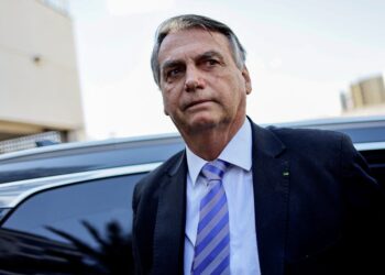 Passaporte de Bolsonaro é apreendido pela PF, diz defesa do ex-presidente