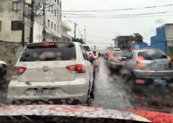 Interditada via central do túnel nas avenidas João Durval e Presidente Dutra