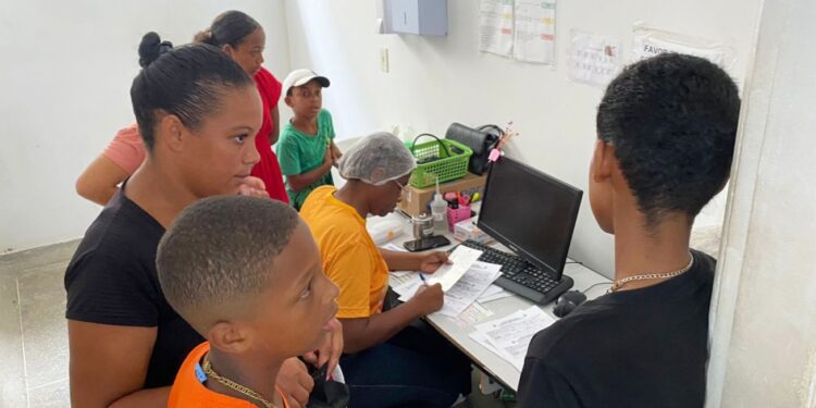 Vacinação contra a dengue continua em todas as unidades e Secretaria de Saúde