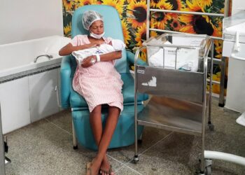 Primeiro bebê feirense bissexto de 2024 é um menino, nascido às 00h01