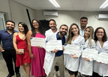Hospital Clériston Andrade celebra mais uma formatura de médicos residentes
