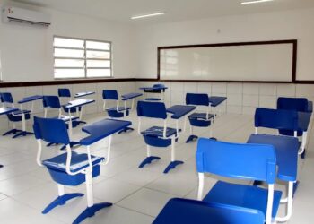 MEC oficializa reajuste de 3,6% no piso salarial de professores; valor será de R$ 4.580,57