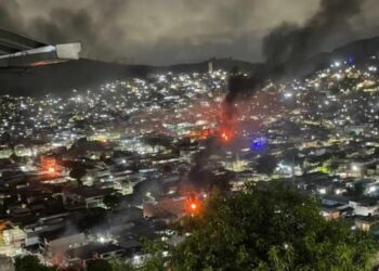 Operação policial contra facção em comunidades tem 7 suspeitos mortos em confrontos e 2 PMs feridos