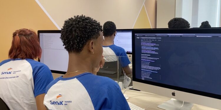 Senac abre 300 vagas para cursos técnicos em cidades da BA; confira onde tem oportunidades gratuitas