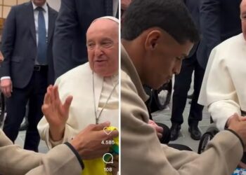 Luva de Pedreiro conhece Papa Francisco e pergunta ‘Messi ou Cristiano Ronaldo?’